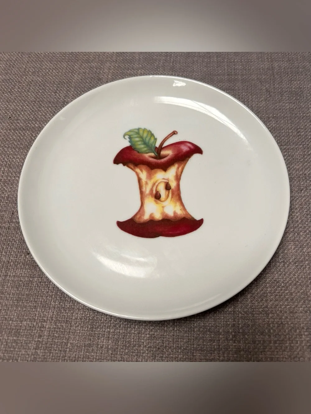 Vtg 1996 4-pcs HOUSE OF LLOYD Disappearing Apple Plate Coll. #0615265